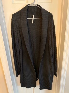 Leo & Nicole Ladies' Cable Cardigan HEMATITE DARK GREY - Small